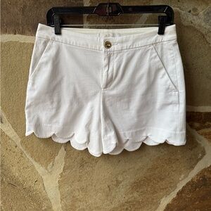 NWT Lilly Pulitzer White Buttercup mid-rise Scalloped Shorts